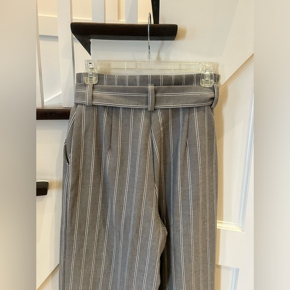 ZARA Wide-Leg, High-Waisted Trousers - Picture 8 of 9